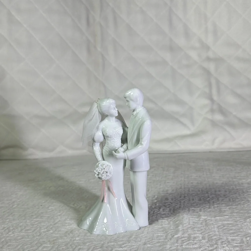 Charming White Bride and Groom Cake Topper